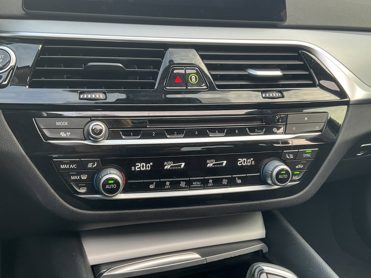 Vehicle Image 28