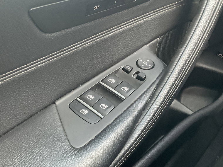 Vehicle Image 34