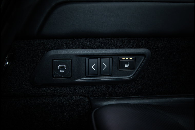 Vehicle Image 42