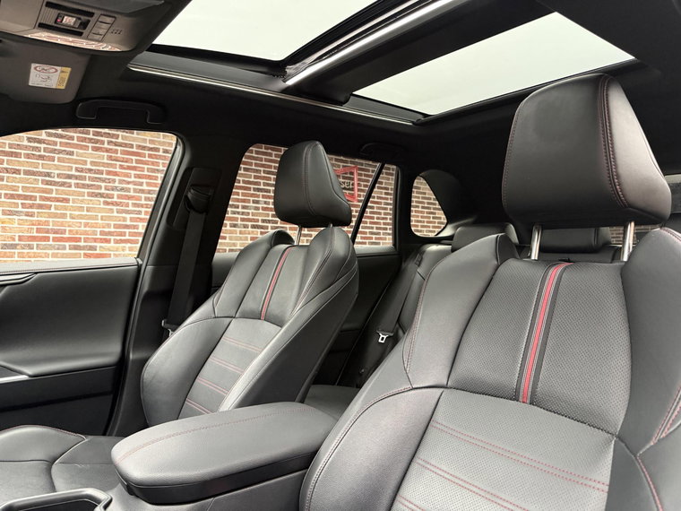 Vehicle Image 25