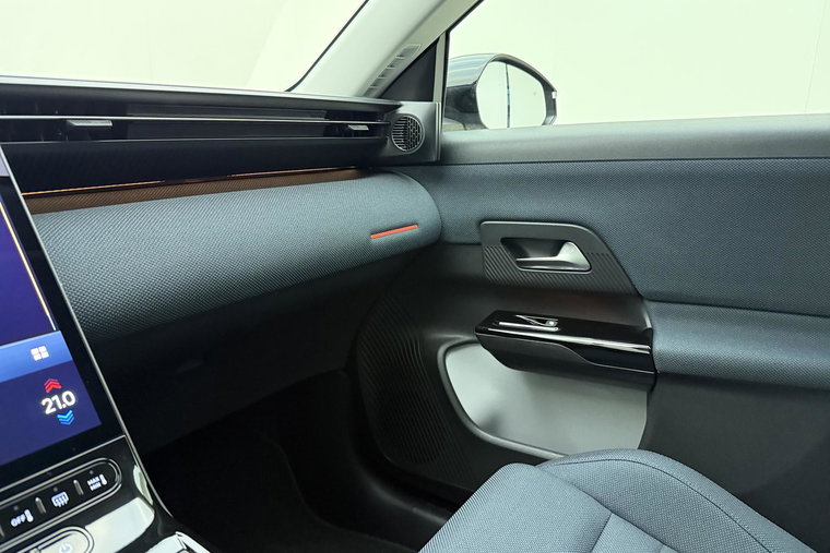 Vehicle Image 33