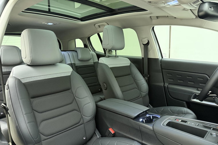 Vehicle Image 14
