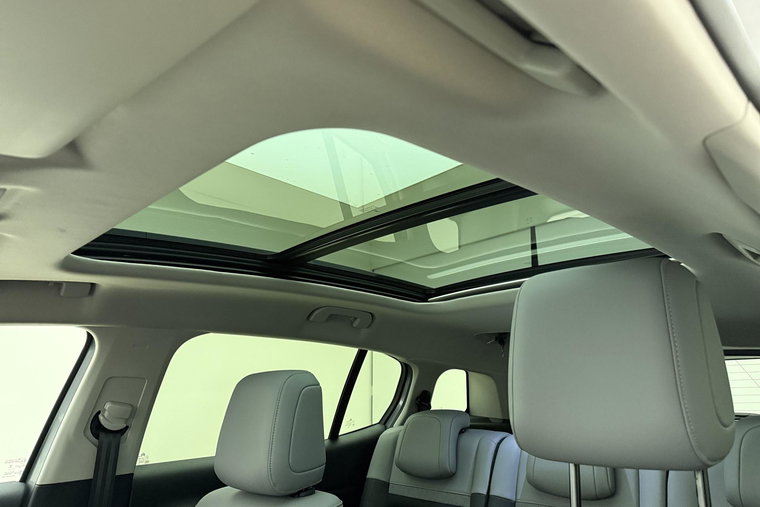 Vehicle Image 19
