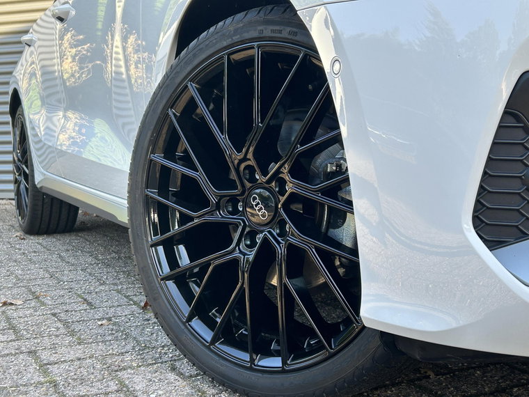 Vehicle Image 38