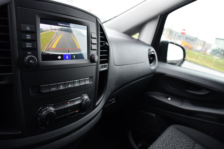 Vehicle Image 25