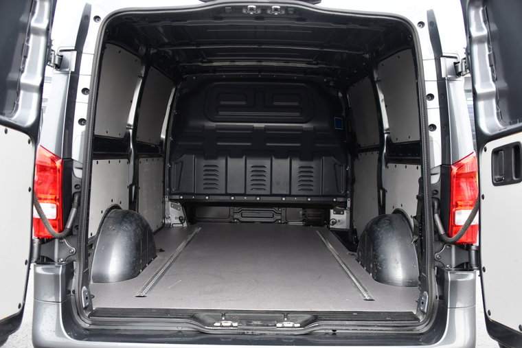 Vehicle Image 36