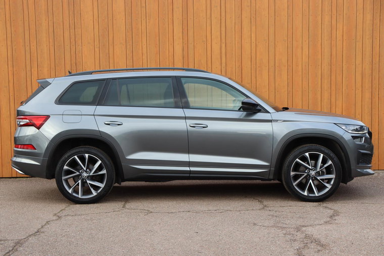 Vehicle Image 5