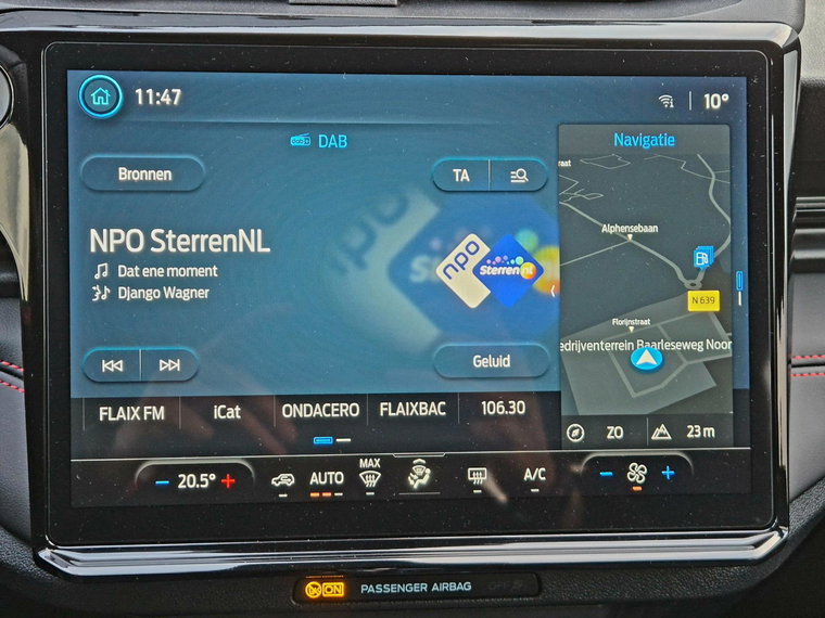 Vehicle Image 30