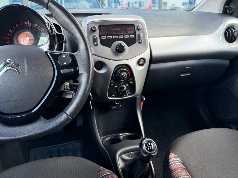 Vehicle Image 16