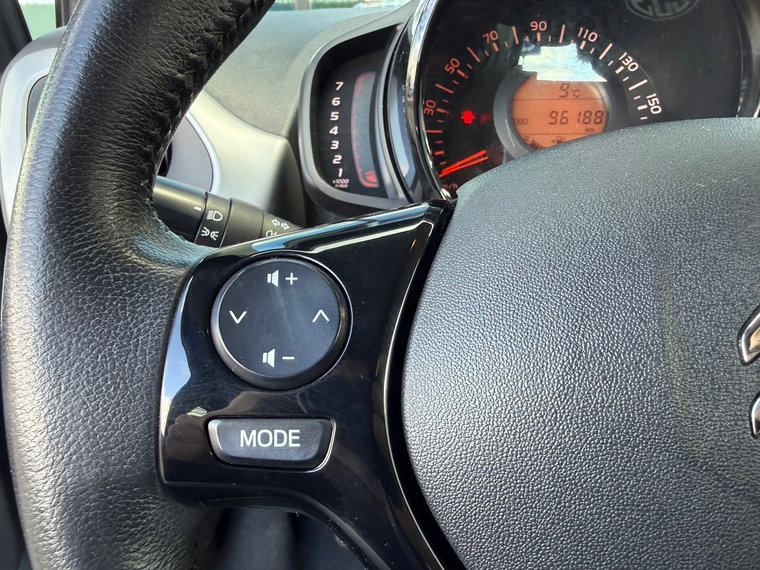 Vehicle Image 24