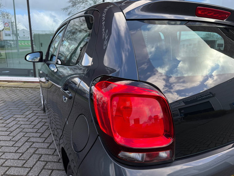 Vehicle Image 33