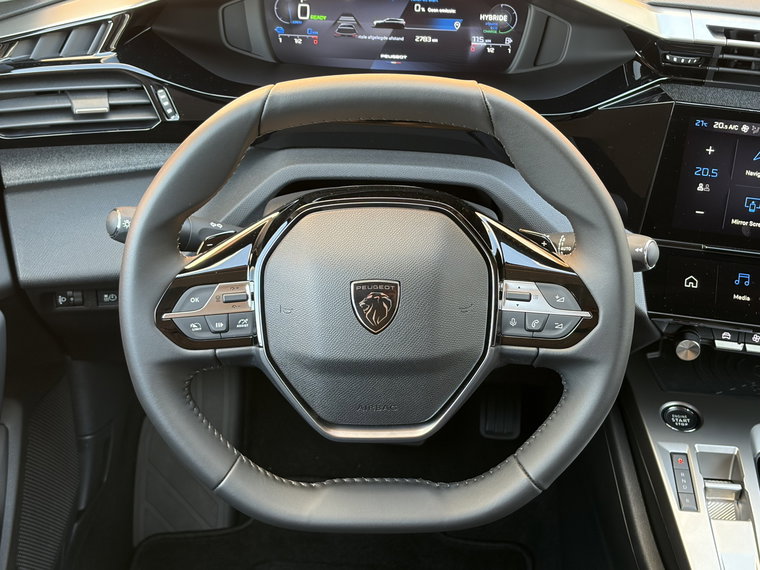 Vehicle Image 25