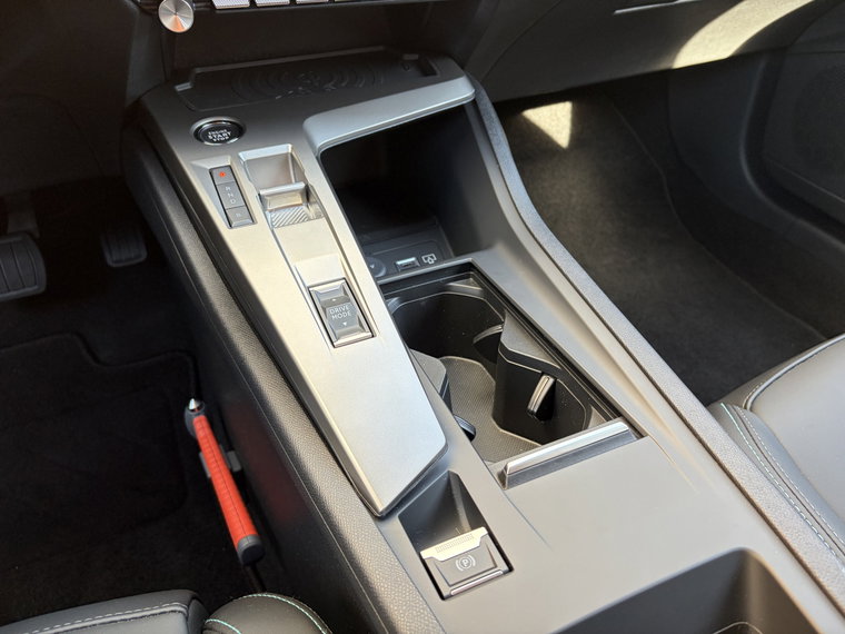 Vehicle Image 32