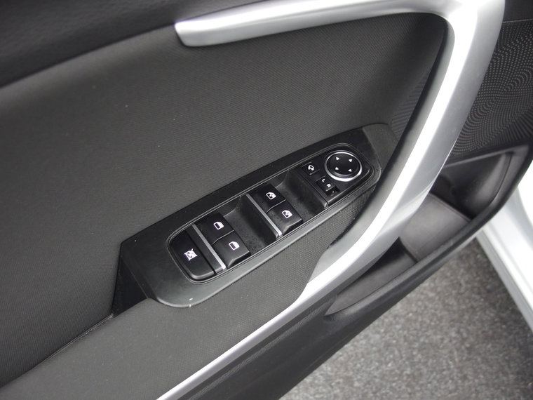 Vehicle Image 24