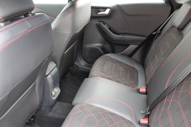 Vehicle Image 36