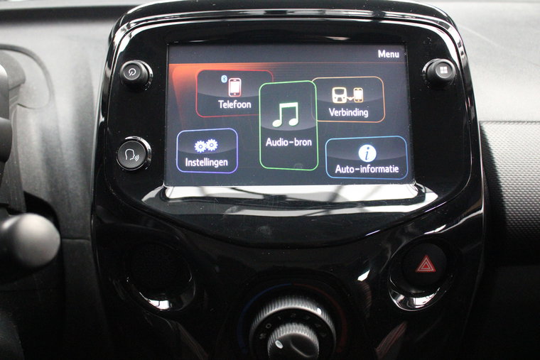 Vehicle Image 13