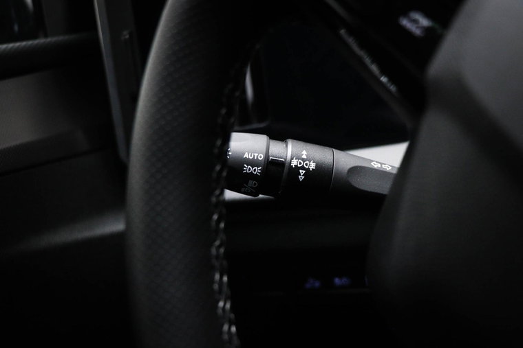 Vehicle Image 38