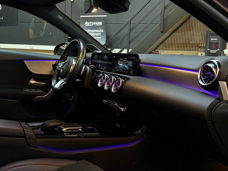 Vehicle Image 34