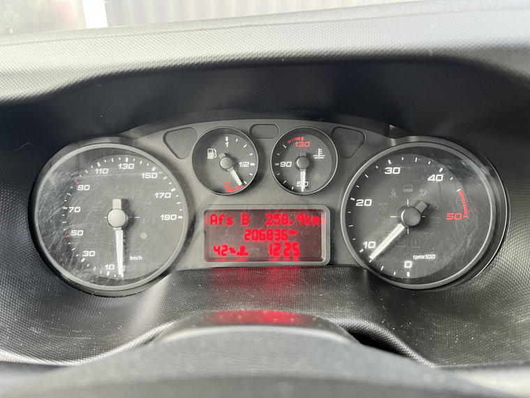 Vehicle Image 13