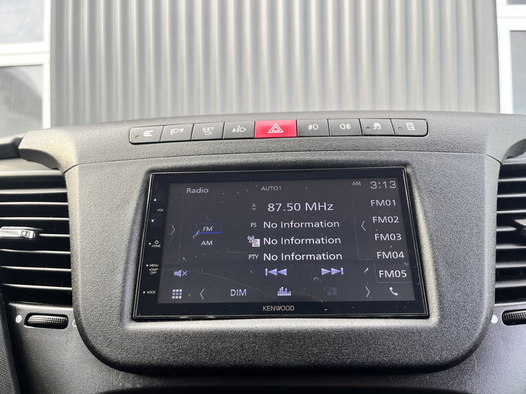 Vehicle Image 38