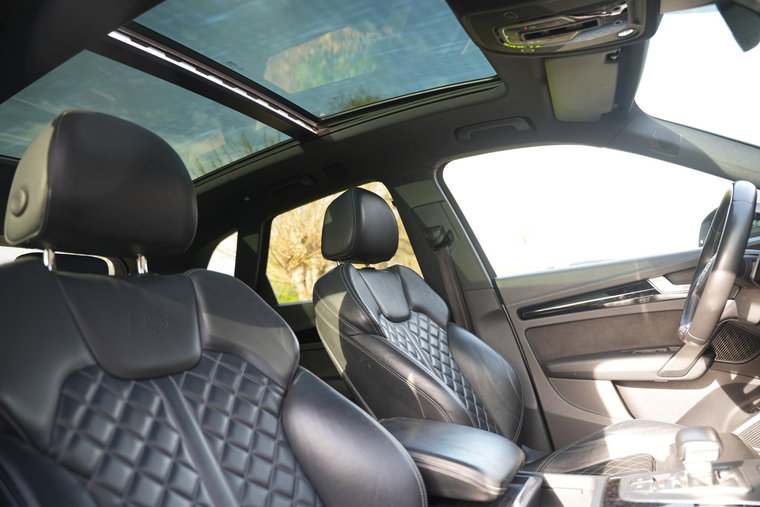 Vehicle Image 19