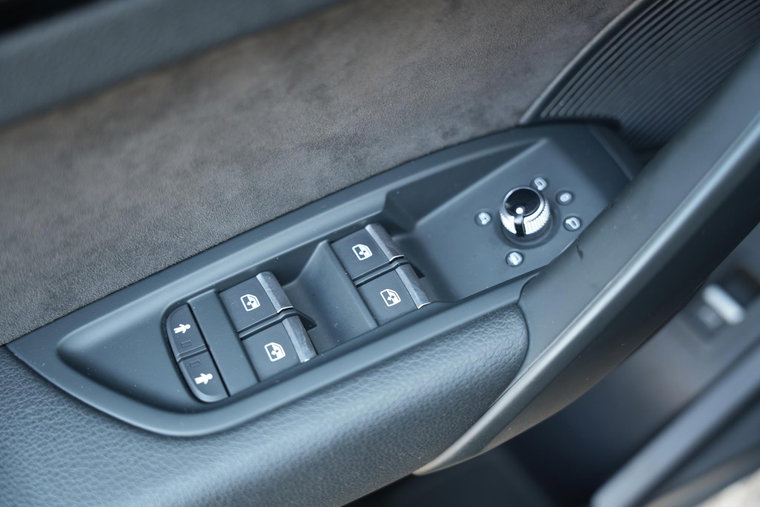 Vehicle Image 37