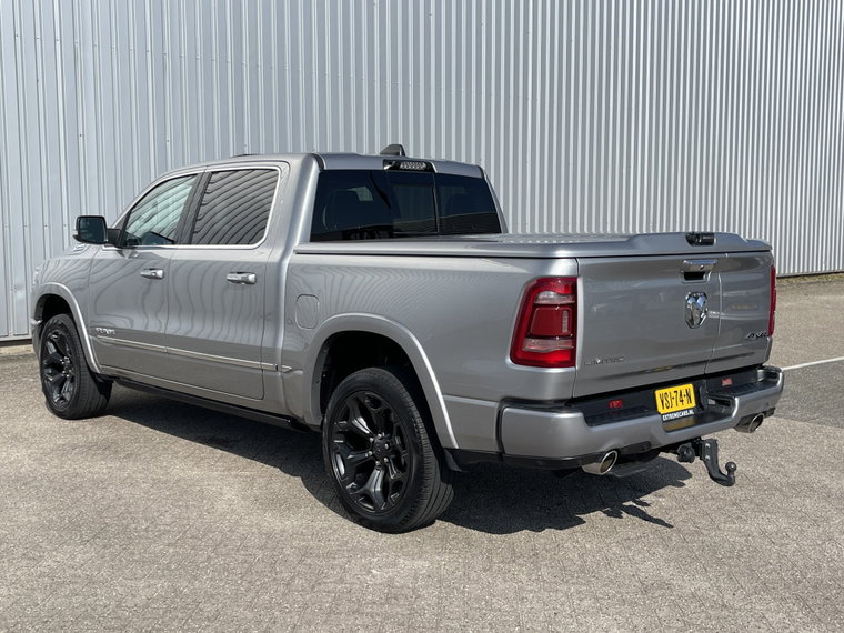 Vehicle Image 17