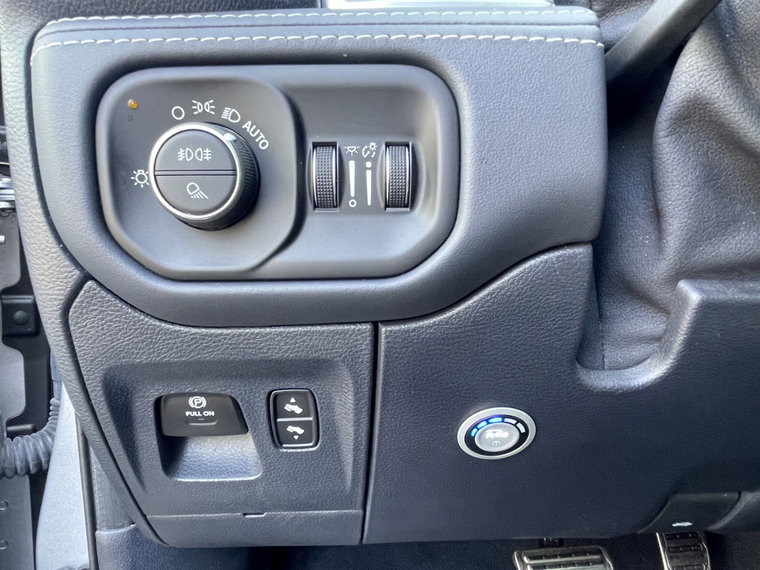 Vehicle Image 36