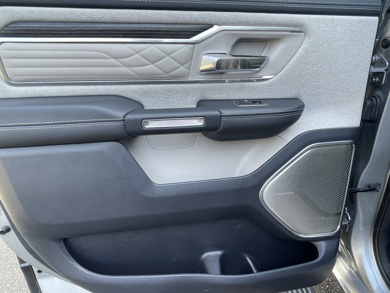 Vehicle Image 37
