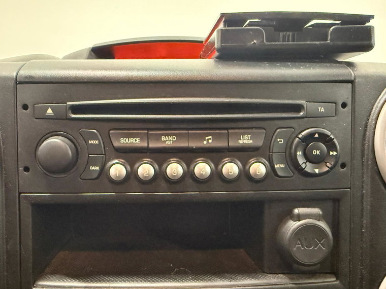 Vehicle Image 14