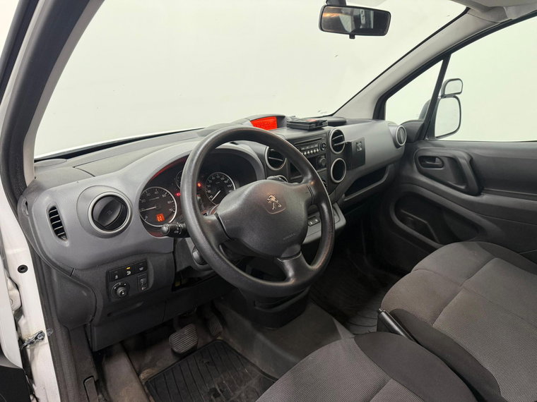 Vehicle Image 27