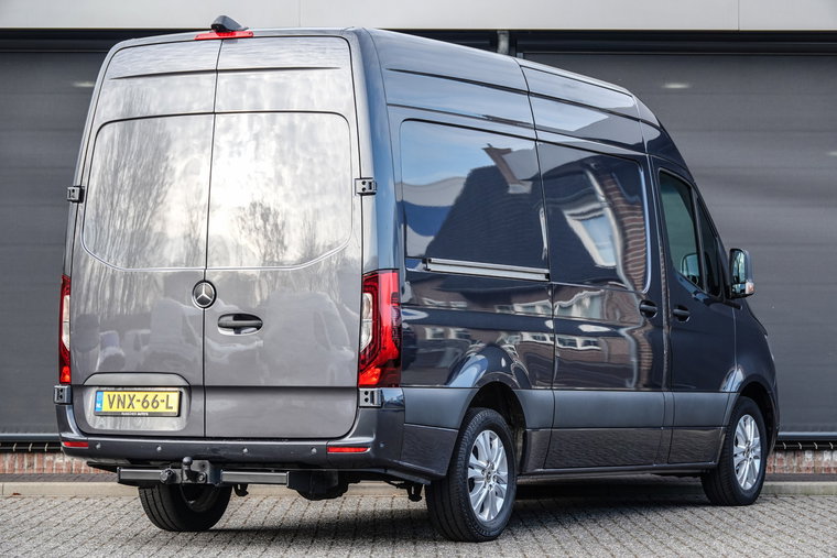 Vehicle Image 38