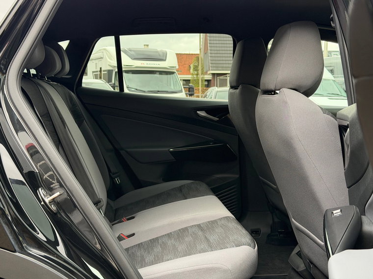 Vehicle Image 41