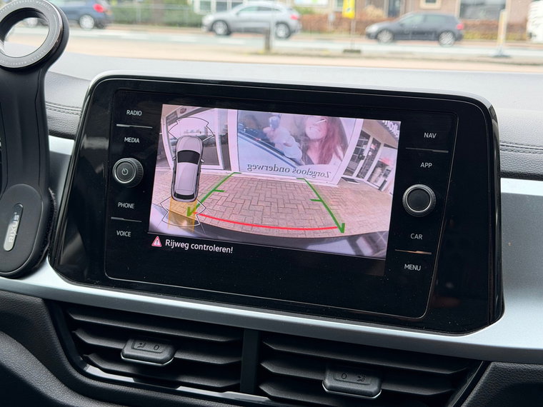 Vehicle Image 21