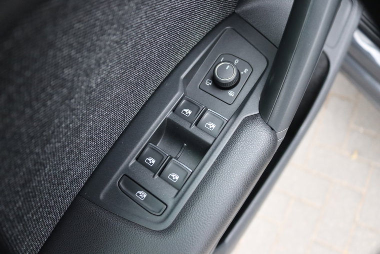 Vehicle Image 28