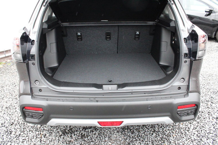 Vehicle Image 12