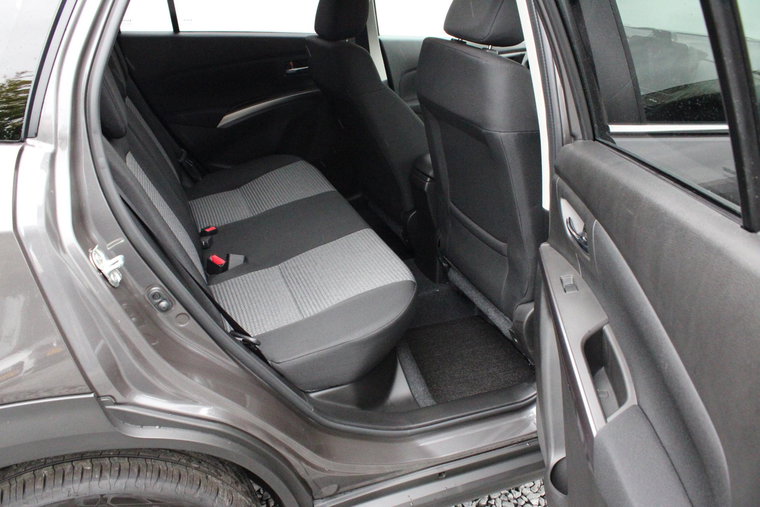 Vehicle Image 13