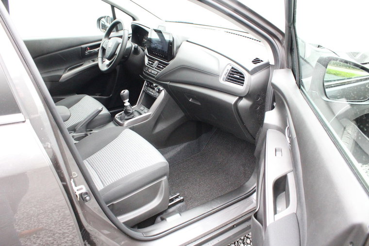 Vehicle Image 14