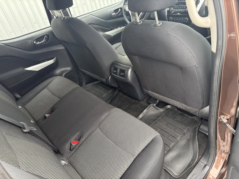 Vehicle Image 32