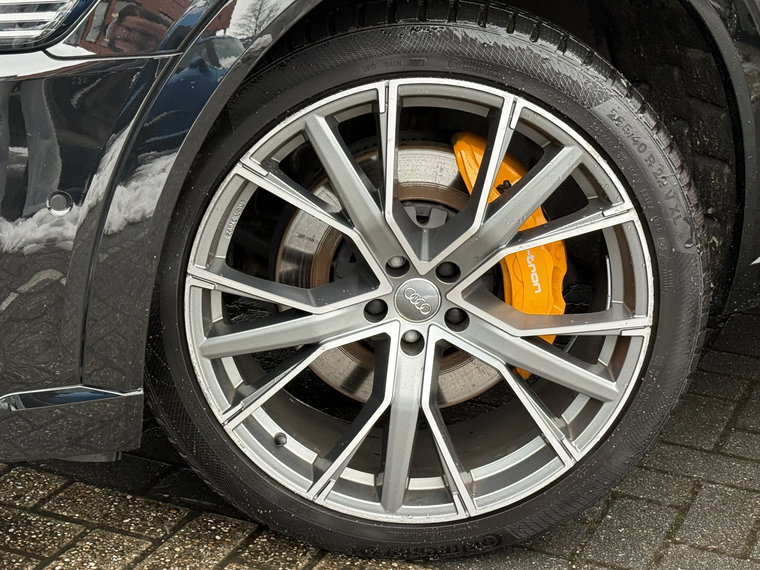 Vehicle Image 36