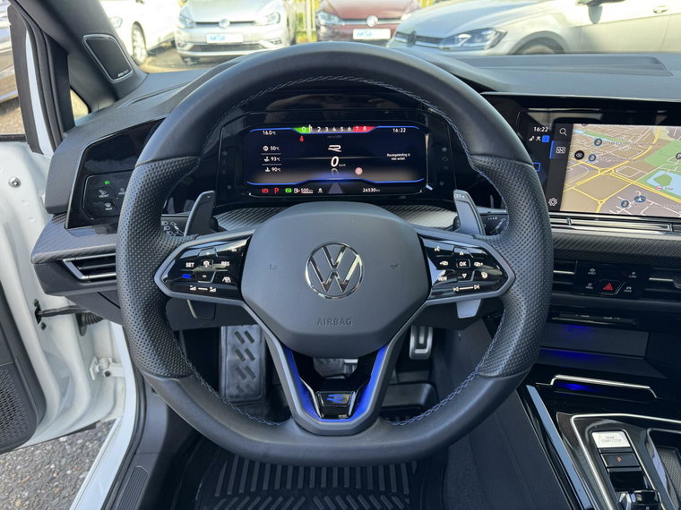 Vehicle Image 16
