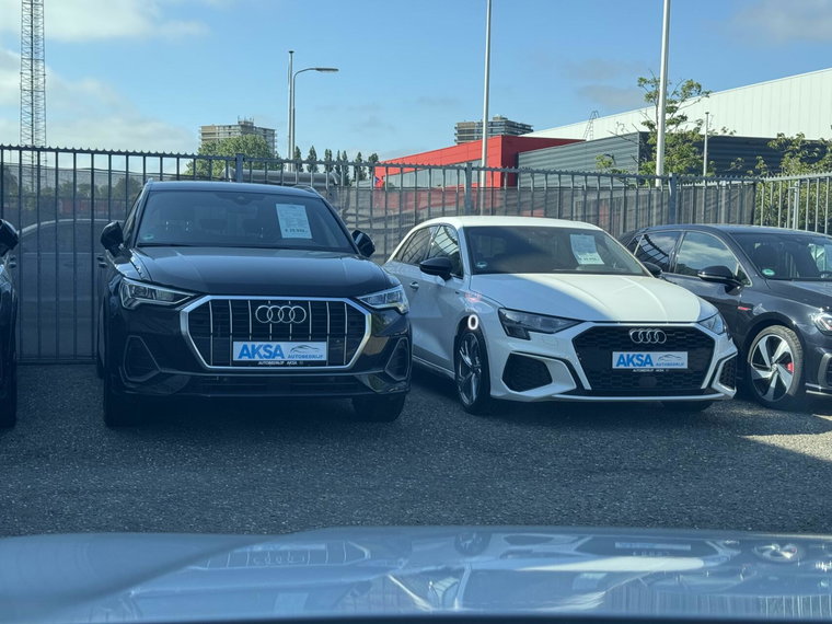 Vehicle Image 35
