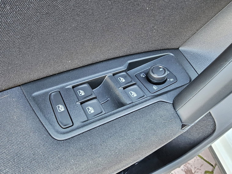 Vehicle Image 40