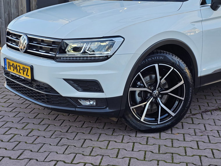 Vehicle Image 52