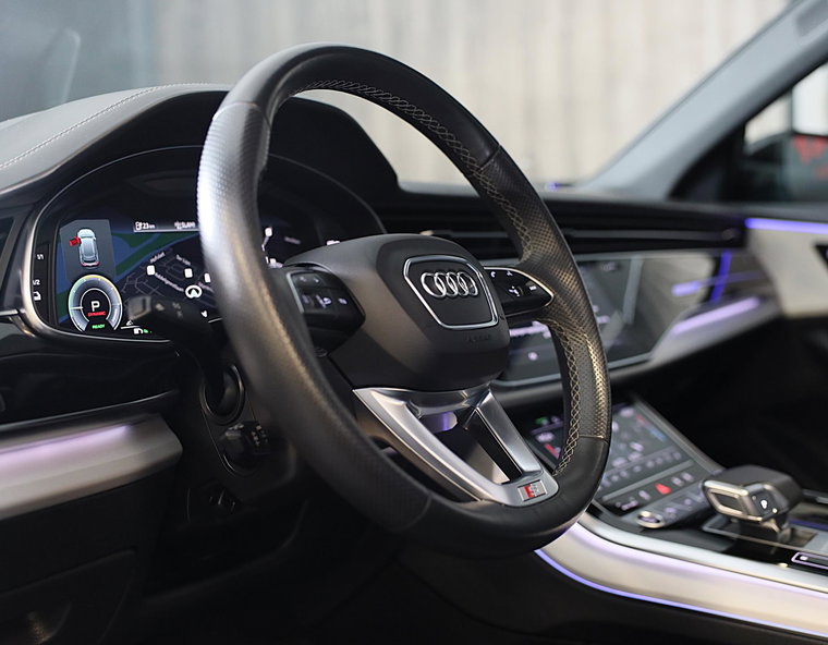 Vehicle Image 7
