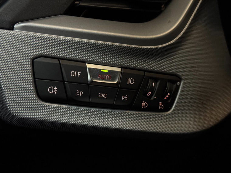 Vehicle Image 52