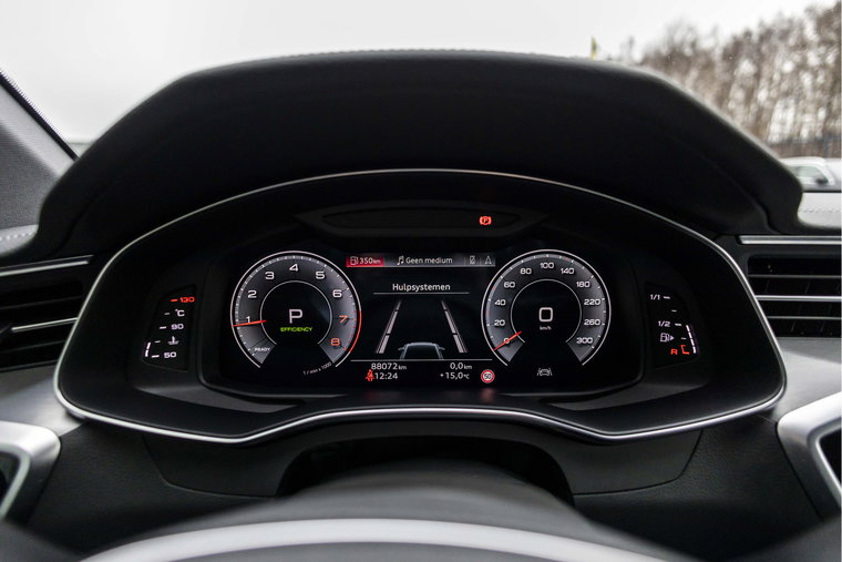 Vehicle Image 25