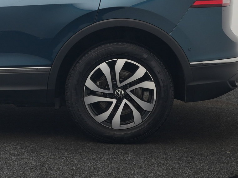 Vehicle Image 40