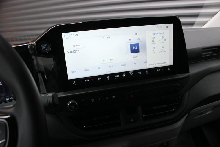 Vehicle Image 16