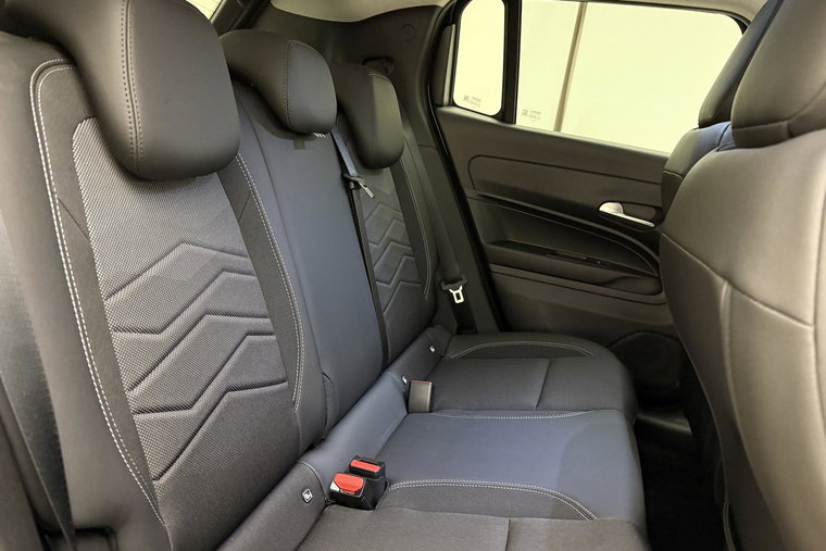 Vehicle Image 15